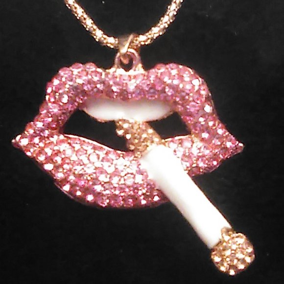 Betsey Johnson Sexy Pink LIPS Cool Cig Hang Crystal Rhinestone Pendant Necklace - Picture 7 of 9